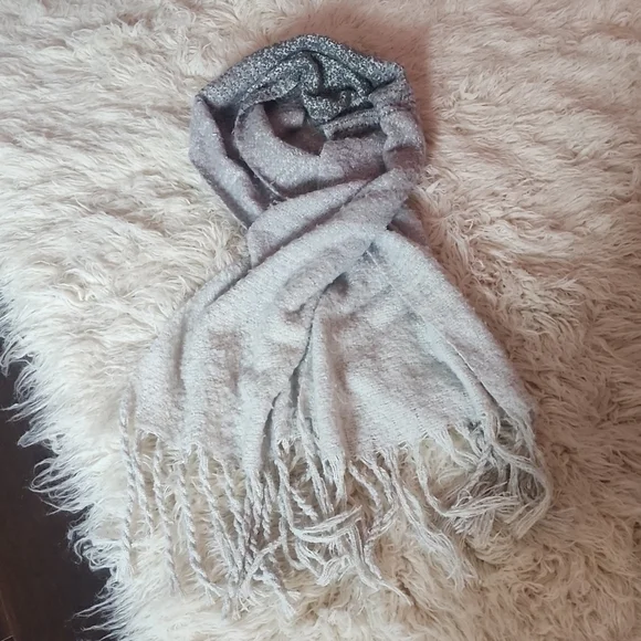 Anthropologie Mer Sea Chunky Knit Gradient Ombre Gray Blanket Scarf Shawl - Picture 3 of 9